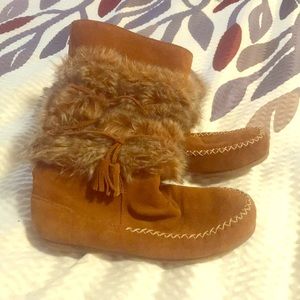 Minnetonka Moccasin Mid-high Fur Boot